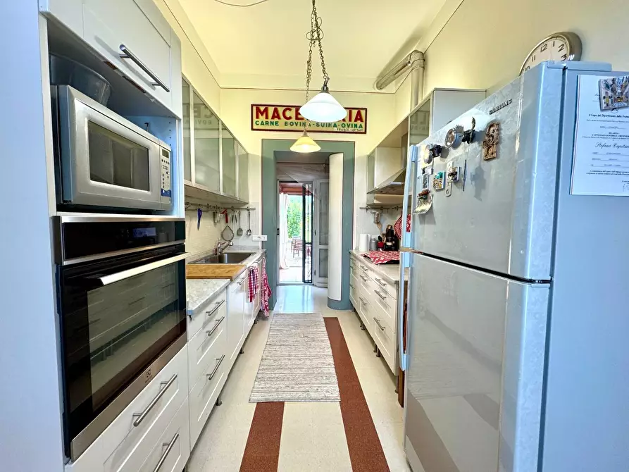 Immagine 8 di Villa in vendita  a Pisa