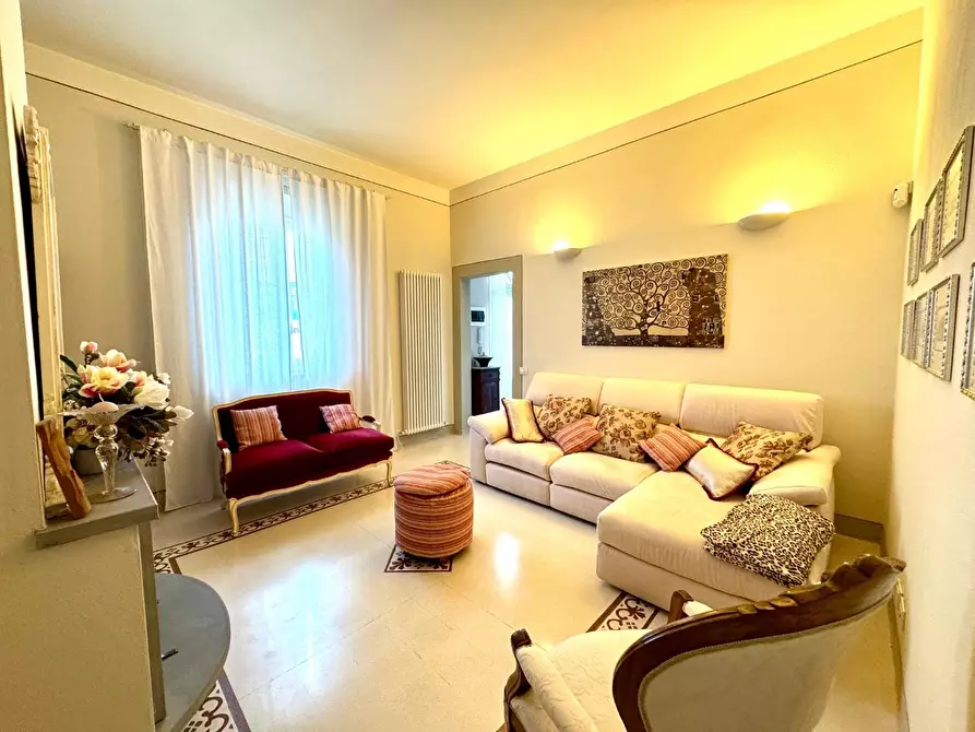 Immagine 1 di Villa in vendita  a Pisa