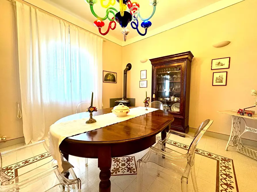 Immagine 5 di Villa in vendita  a Pisa