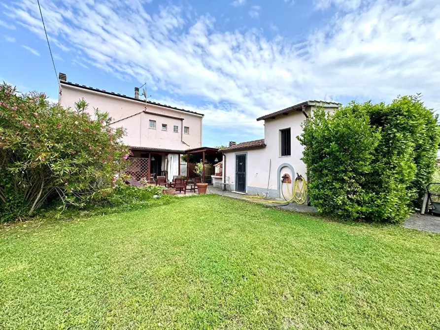 Immagine 22 di Villa in vendita  a Pisa