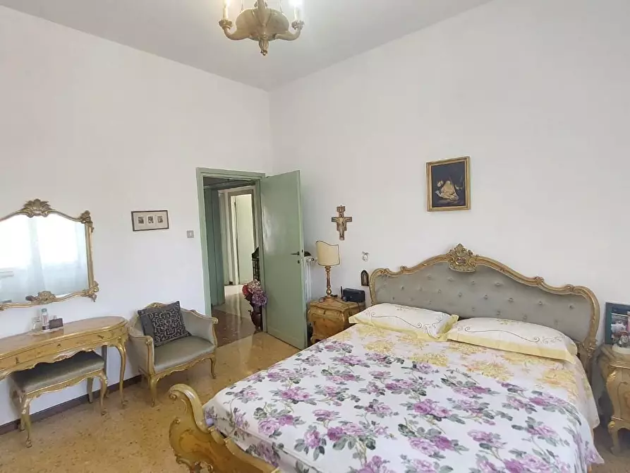 Immagine 23 di Appartamento in vendita  a Pontedera