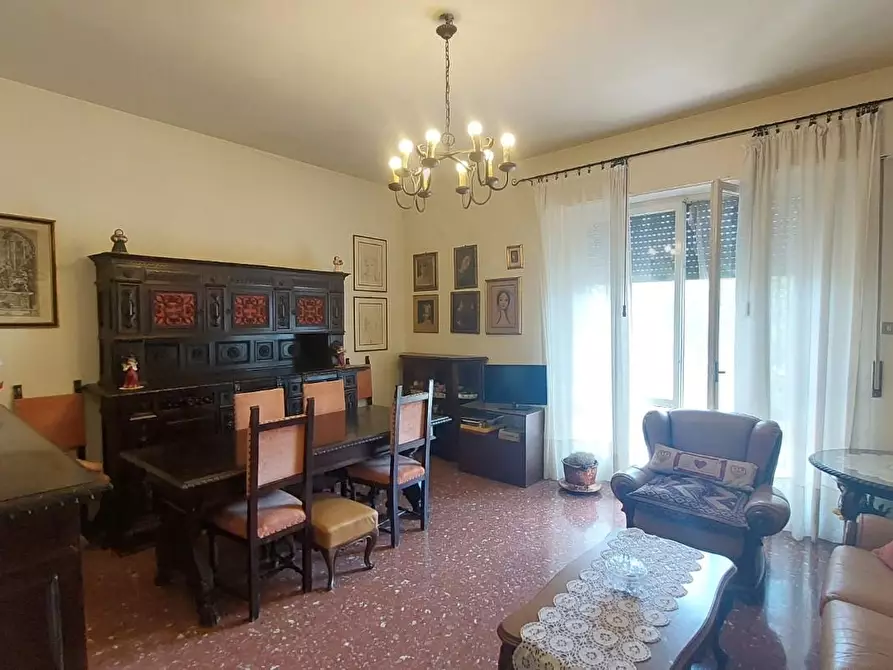 Immagine 11 di Appartamento in vendita  a Pontedera