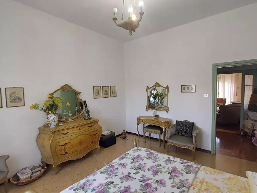 Immagine 22 di Appartamento in vendita  a Pontedera