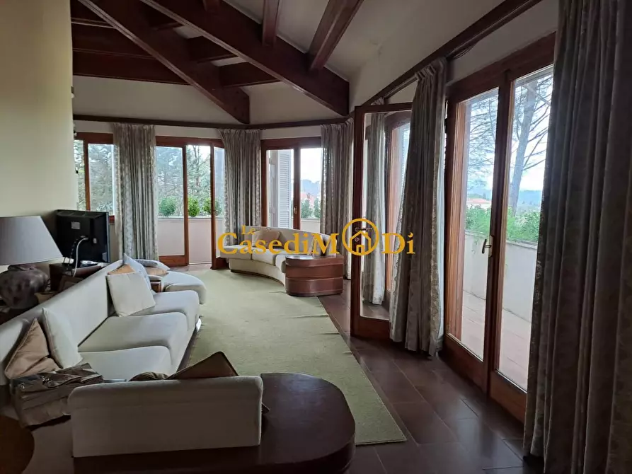 Immagine 1 di Villa in vendita  a Casciana Terme Lari