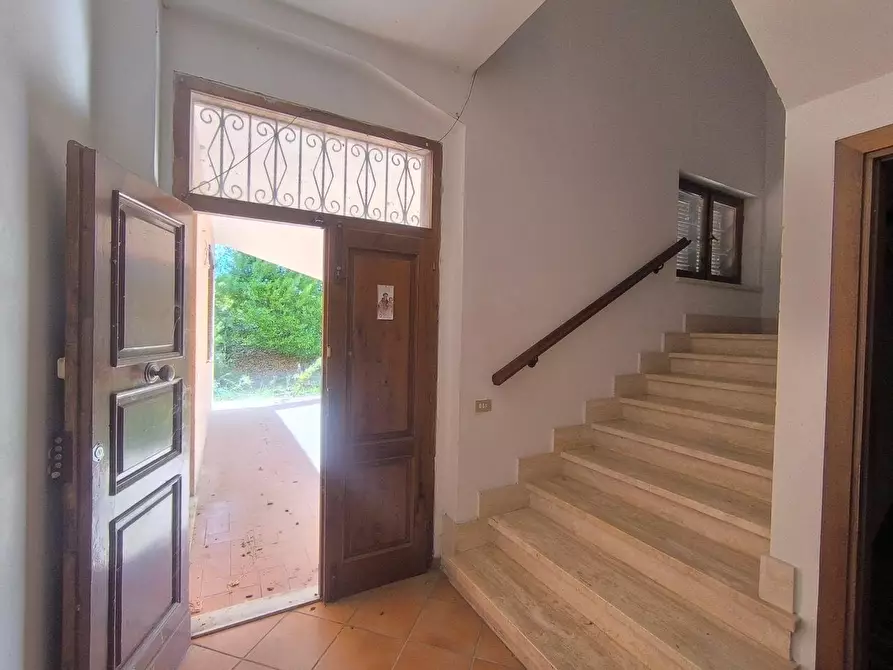 Immagine 54 di Casa colonica in vendita  a Siena