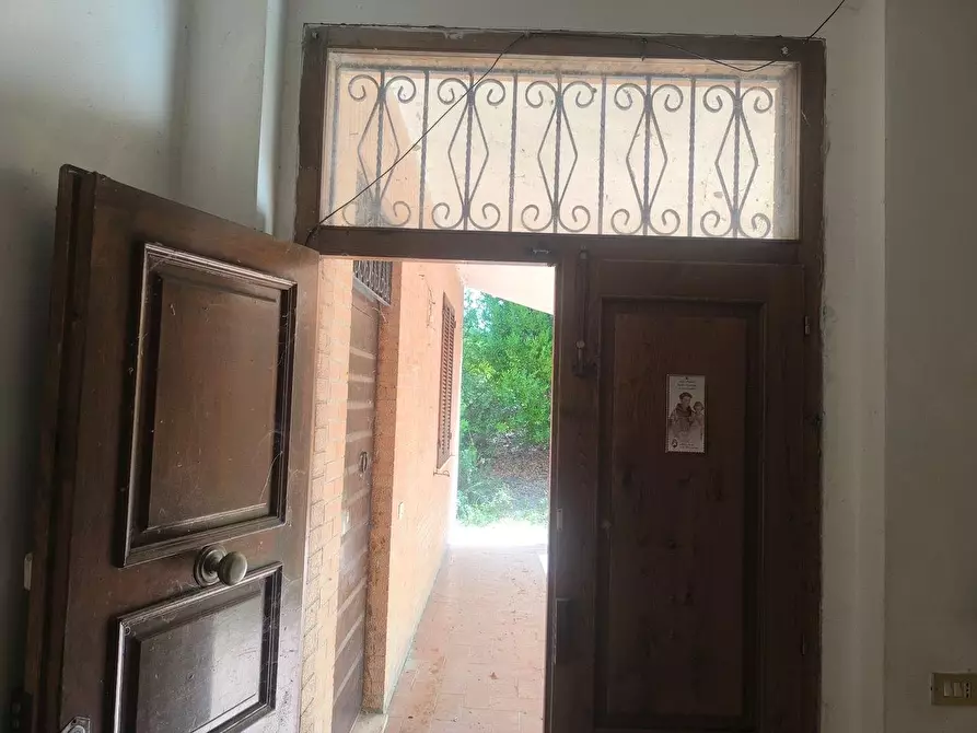 Immagine 53 di Casa colonica in vendita  a Siena