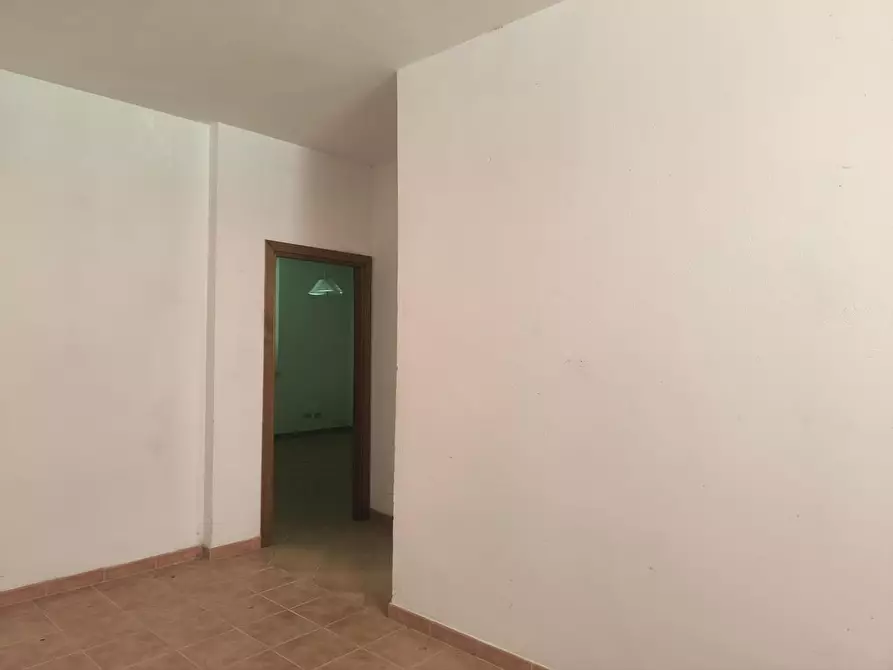 Immagine 35 di Casa colonica in vendita  a Siena
