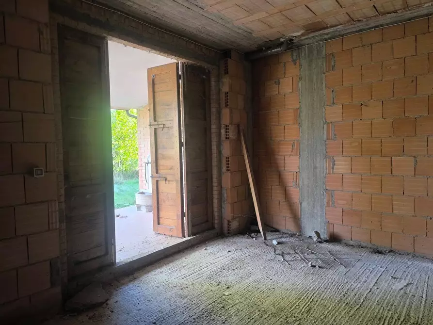 Immagine 37 di Casa colonica in vendita  a Siena