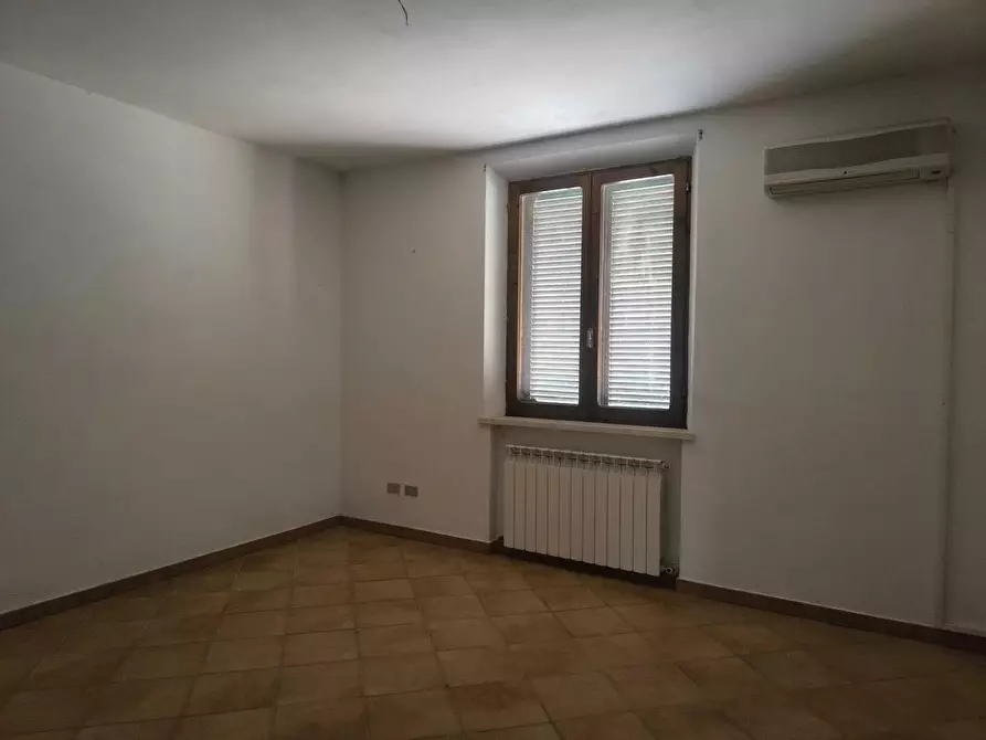 Immagine 70 di Casa colonica in vendita  a Siena