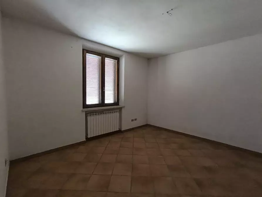 Immagine 73 di Casa colonica in vendita  a Siena