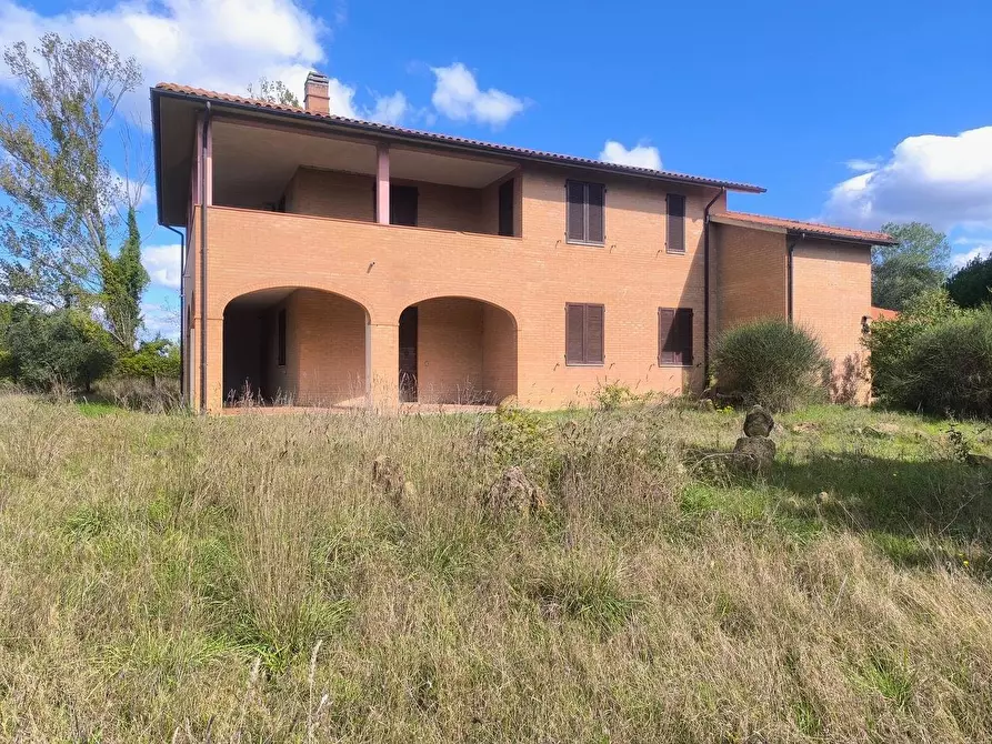Immagine 44 di Casa colonica in vendita  a Siena
