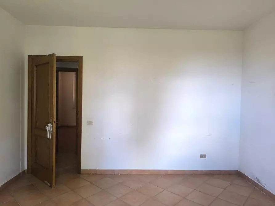 Immagine 77 di Casa colonica in vendita  a Siena