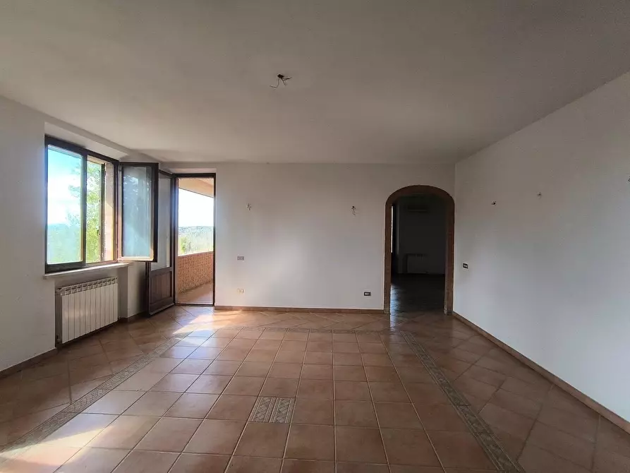 Immagine 63 di Casa colonica in vendita  a Siena