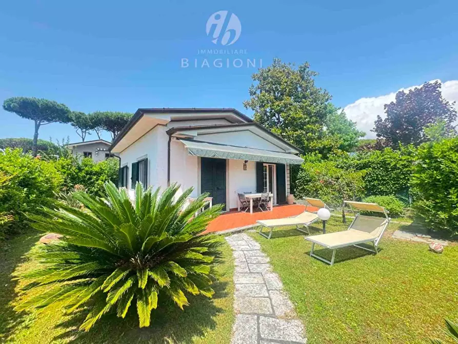 casa indipendente in vendita a Forte dei Marmi in zona Vittoria Apuana