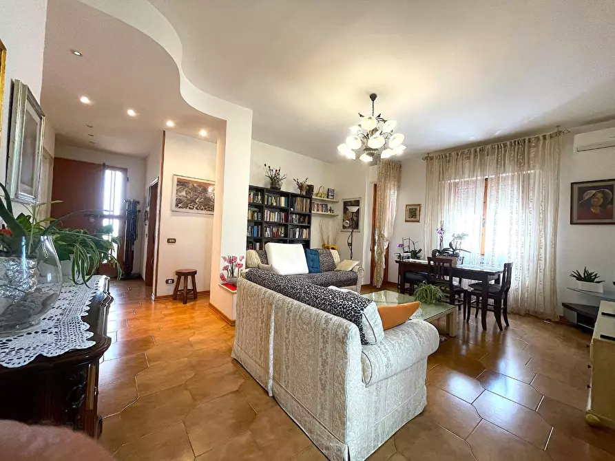 Immagine 2 di Appartamento in vendita  a Vinci