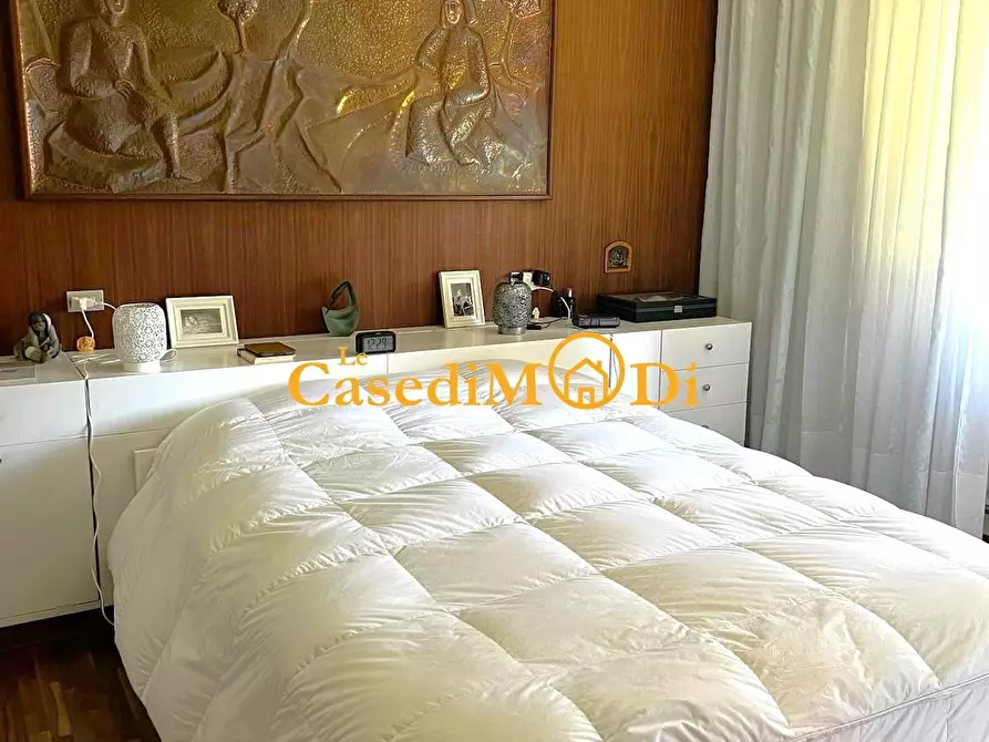 Immagine 12 di Villa in vendita  a Livorno