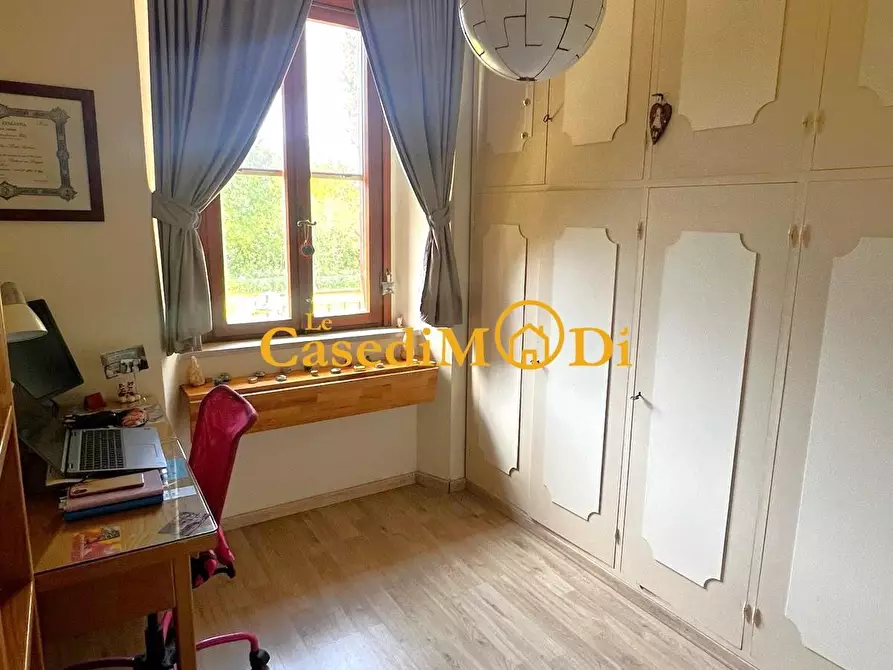 Immagine 13 di Villa in vendita  a Livorno