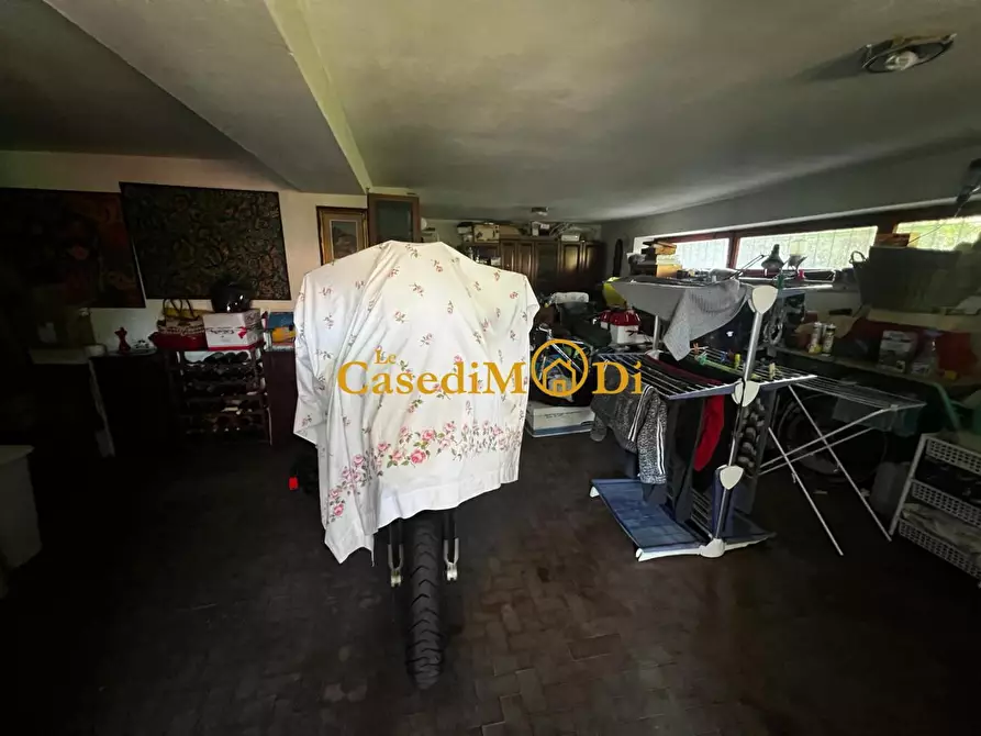 Immagine 29 di Villa in vendita  a Livorno