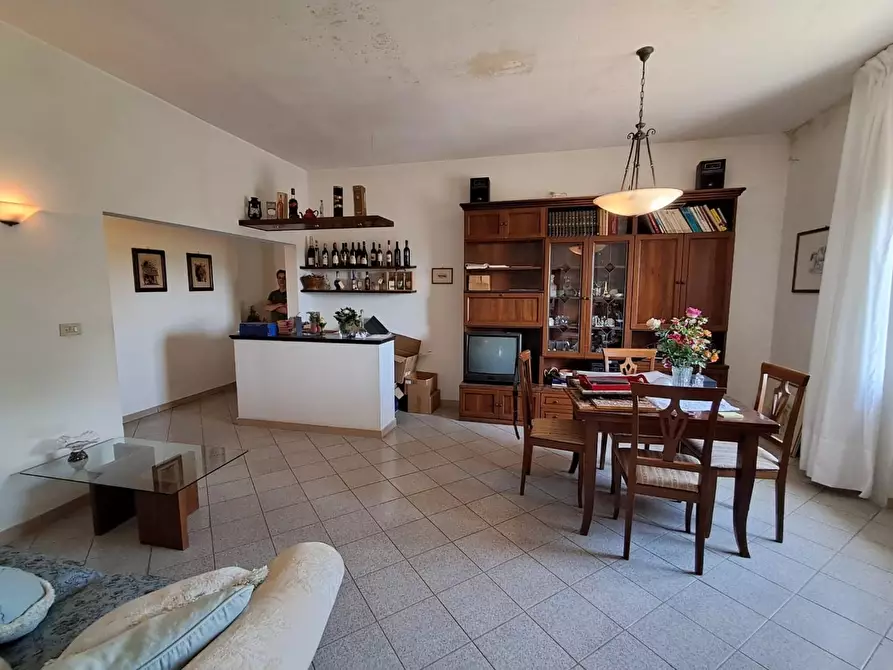 Immagine 5 di Rustico / casale in vendita  a Crespina Lorenzana