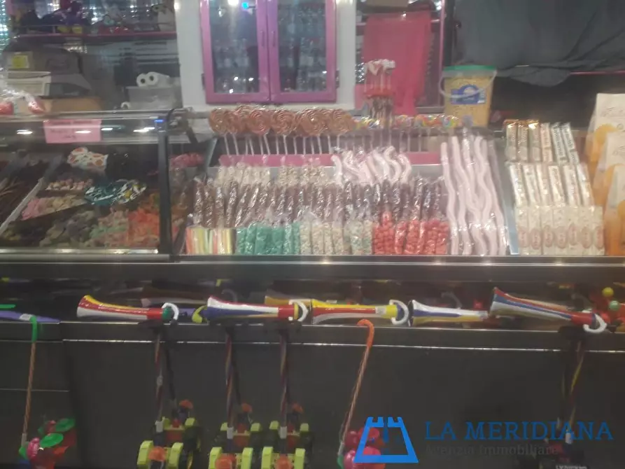 Immagine 2 di Attività commerciale in vendita  a Lamporecchio