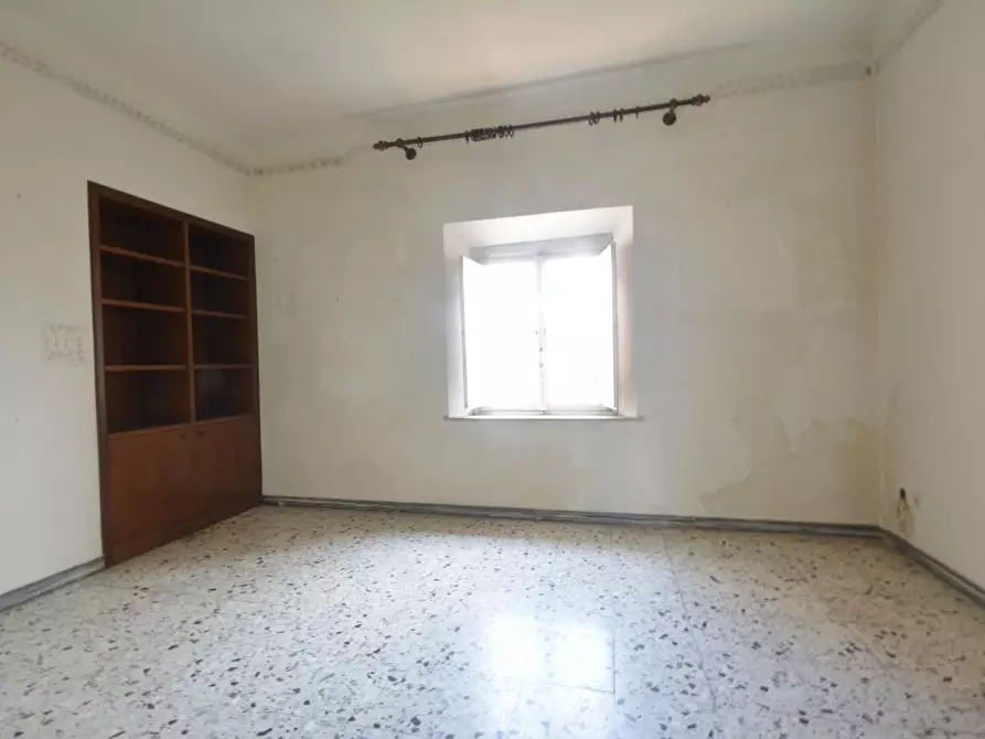 Immagine 14 di Appartamento in vendita  a Lucca