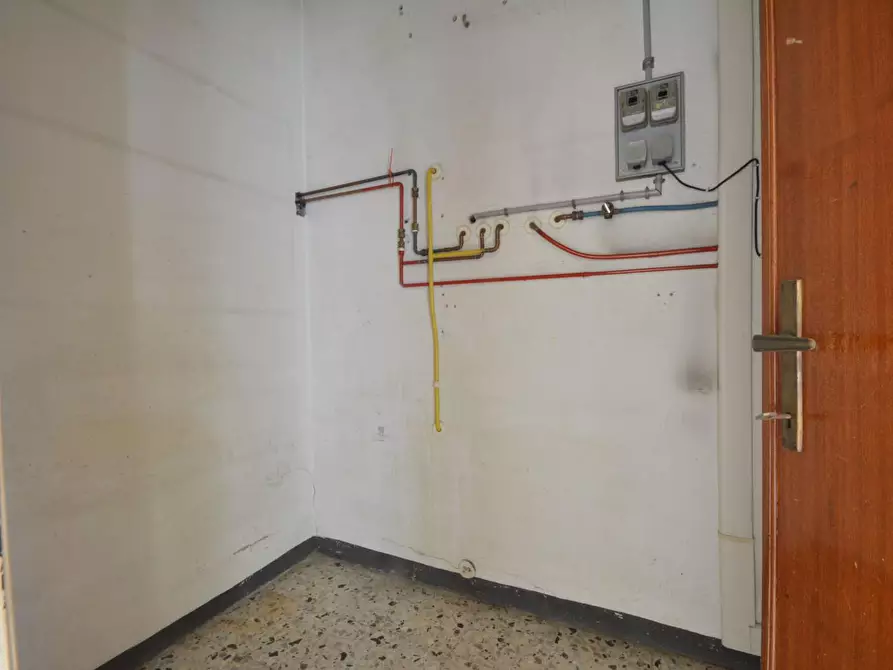 Immagine 12 di Appartamento in vendita  a Lucca