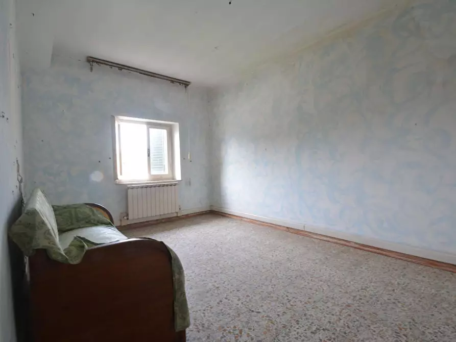 Immagine 9 di Appartamento in vendita  a Lucca