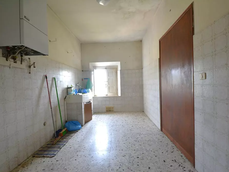 Immagine 4 di Appartamento in vendita  a Lucca