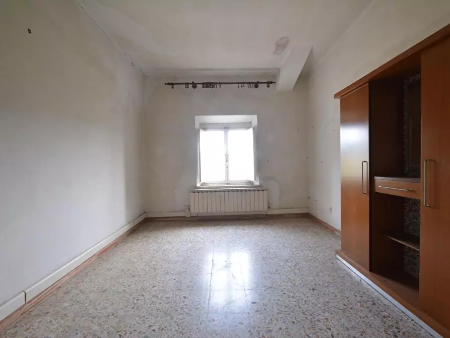 Immagine 10 di Appartamento in vendita  a Lucca