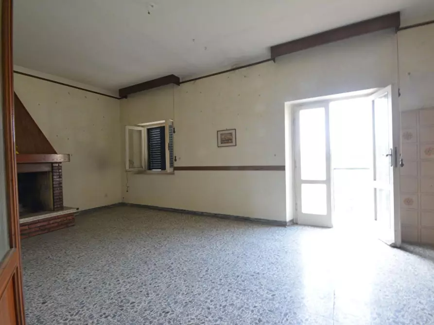 Immagine 2 di Appartamento in vendita  a Lucca