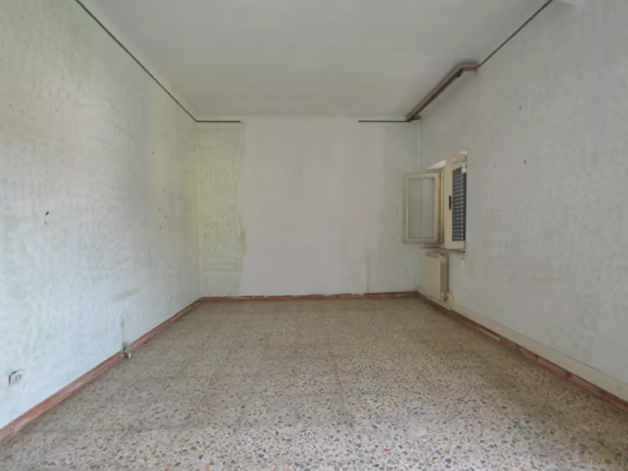 Immagine 7 di Appartamento in vendita  a Lucca