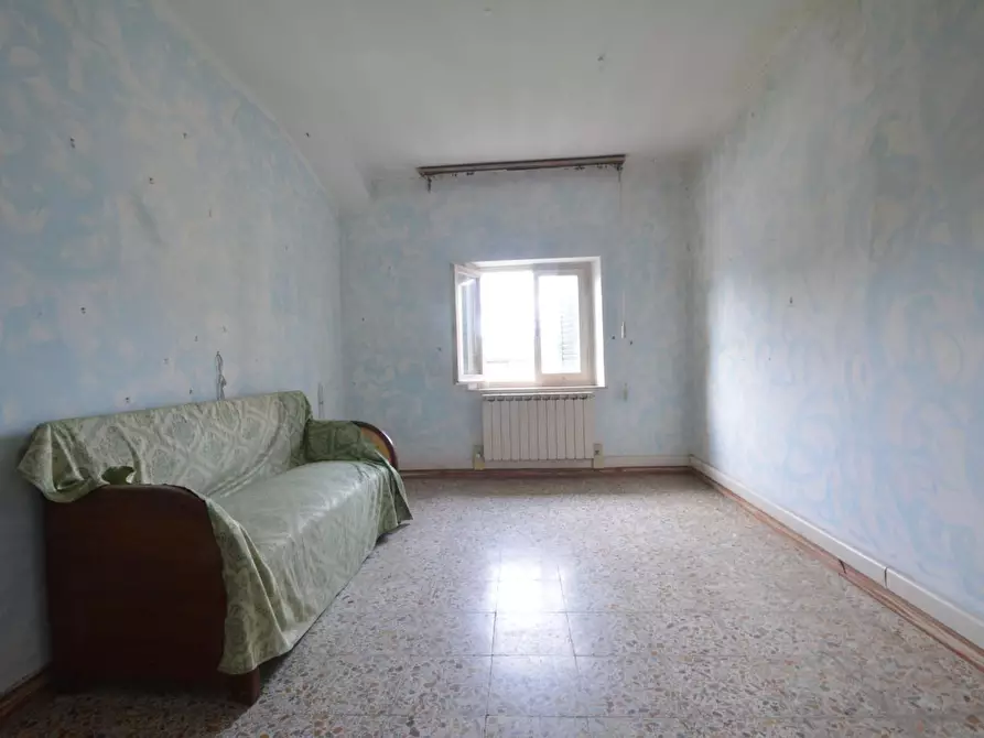 Immagine 8 di Appartamento in vendita  a Lucca