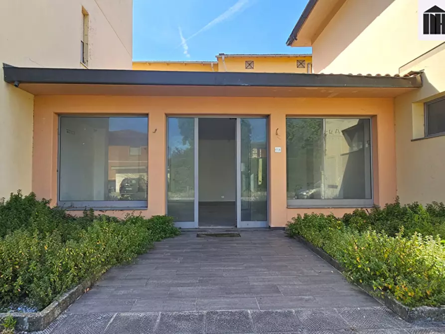 Immagine 17 di Locale commerciale in vendita  a Santa Croce Sull'arno