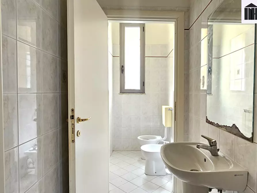 Immagine 8 di Locale commerciale in vendita  a Santa Croce Sull'arno