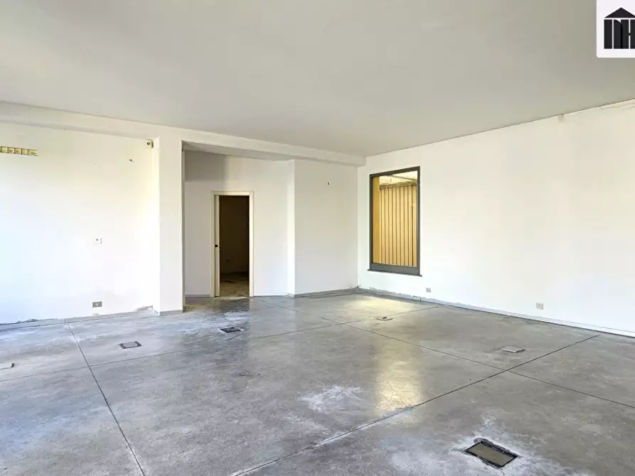 Immagine 6 di Locale commerciale in vendita  a Santa Croce Sull'arno