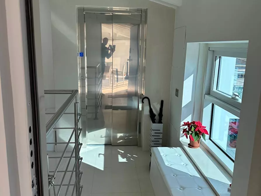 Immagine 18 di Appartamento in vendita  a Camaiore