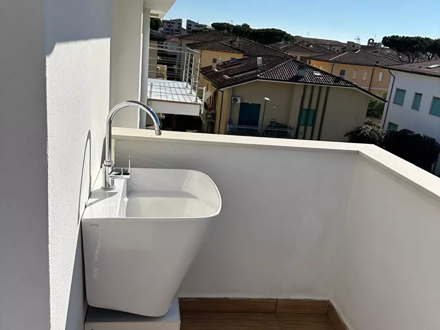 Immagine 17 di Appartamento in vendita  a Camaiore