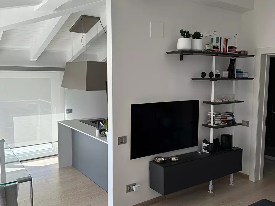 Immagine 8 di Appartamento in vendita  a Camaiore