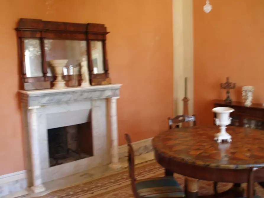 Immagine 23 di Villa in vendita  a Lucca