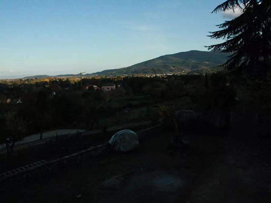 Immagine 9 di Villa in vendita  a Lucca