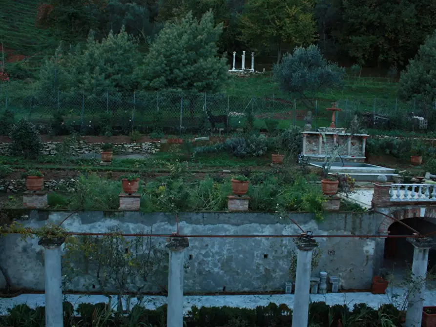 Immagine 13 di Villa in vendita  a Lucca