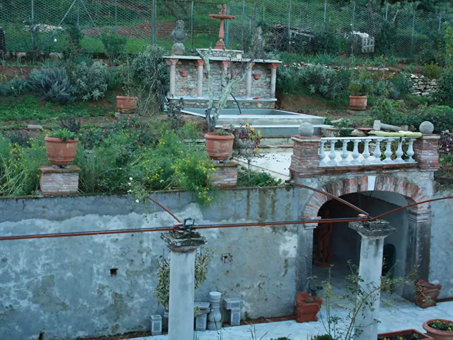 Immagine 14 di Villa in vendita  a Lucca