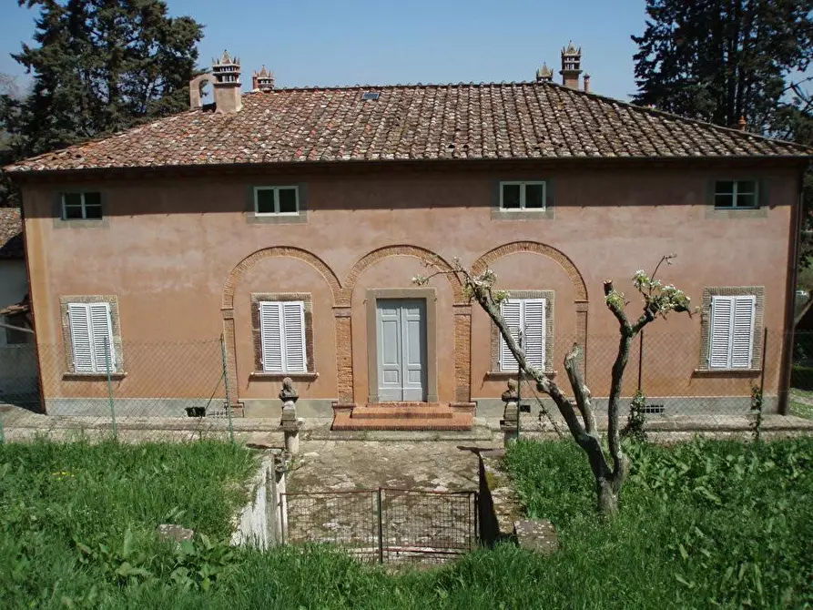 Immagine 40 di Villa in vendita  a Lucca