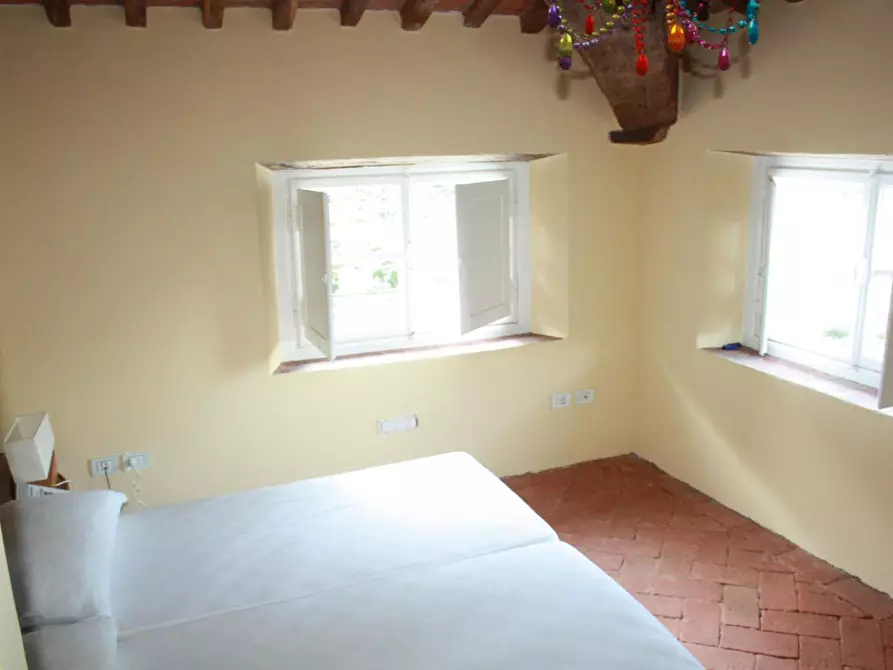 Immagine 12 di Villa in vendita  a Lucca