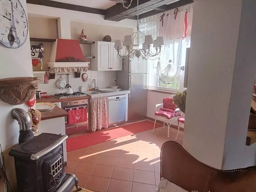 Immagine 10 di Appartamento in vendita  a Carrara