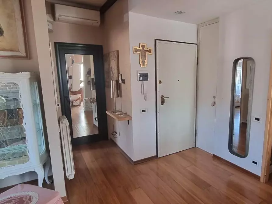 Immagine 9 di Appartamento in vendita  a Carrara