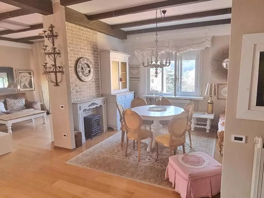 Immagine 3 di Appartamento in vendita  a Carrara