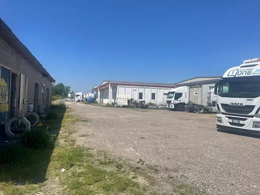 Immagine 28 di Capannone industriale in vendita  a Garbagna Novarese