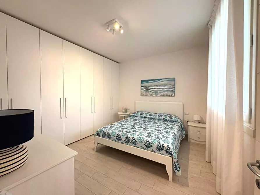 Immagine 5 di Appartamento in vendita  a Massa