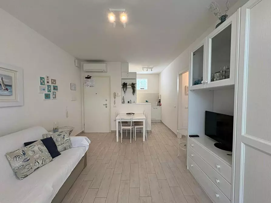 Immagine 3 di Appartamento in vendita  a Massa